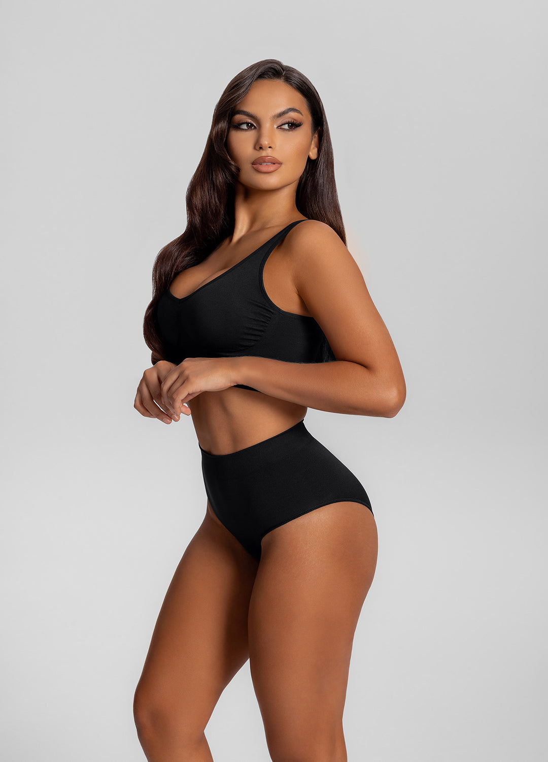 Sömlösa trosor med medelhög midja och formande magkontroll